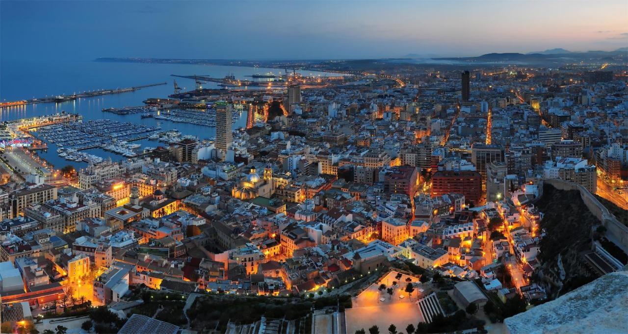 Grande Y Luminoso En El Centro De Apartamento Alicante