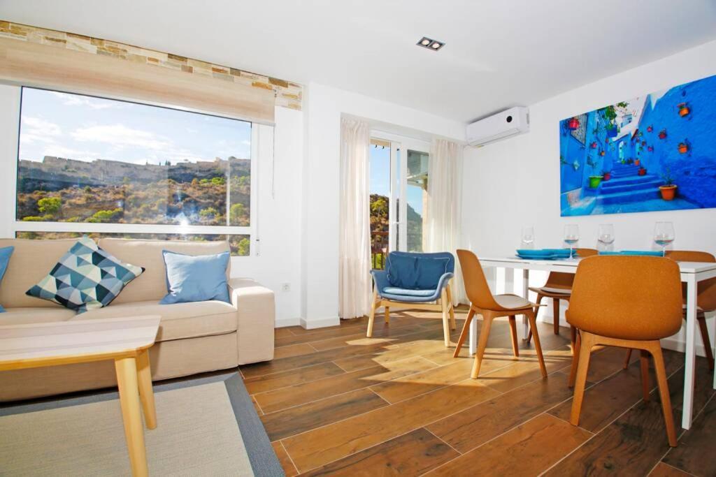 Apartment Amazing 3bd Apt. Beach And Center + Parking *