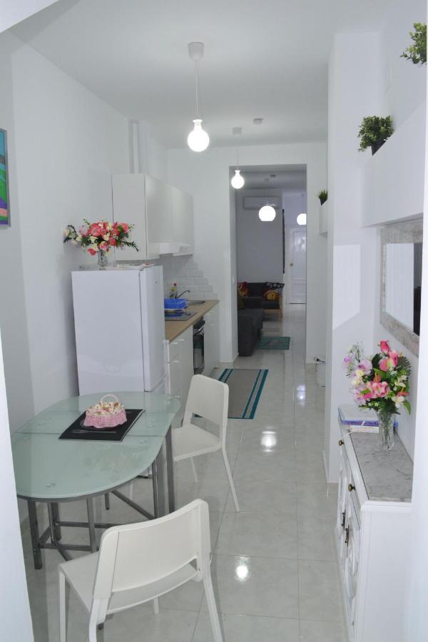 Apartamento Stunning 2 Bedroom Fully Refurbished With Air-conditioning *