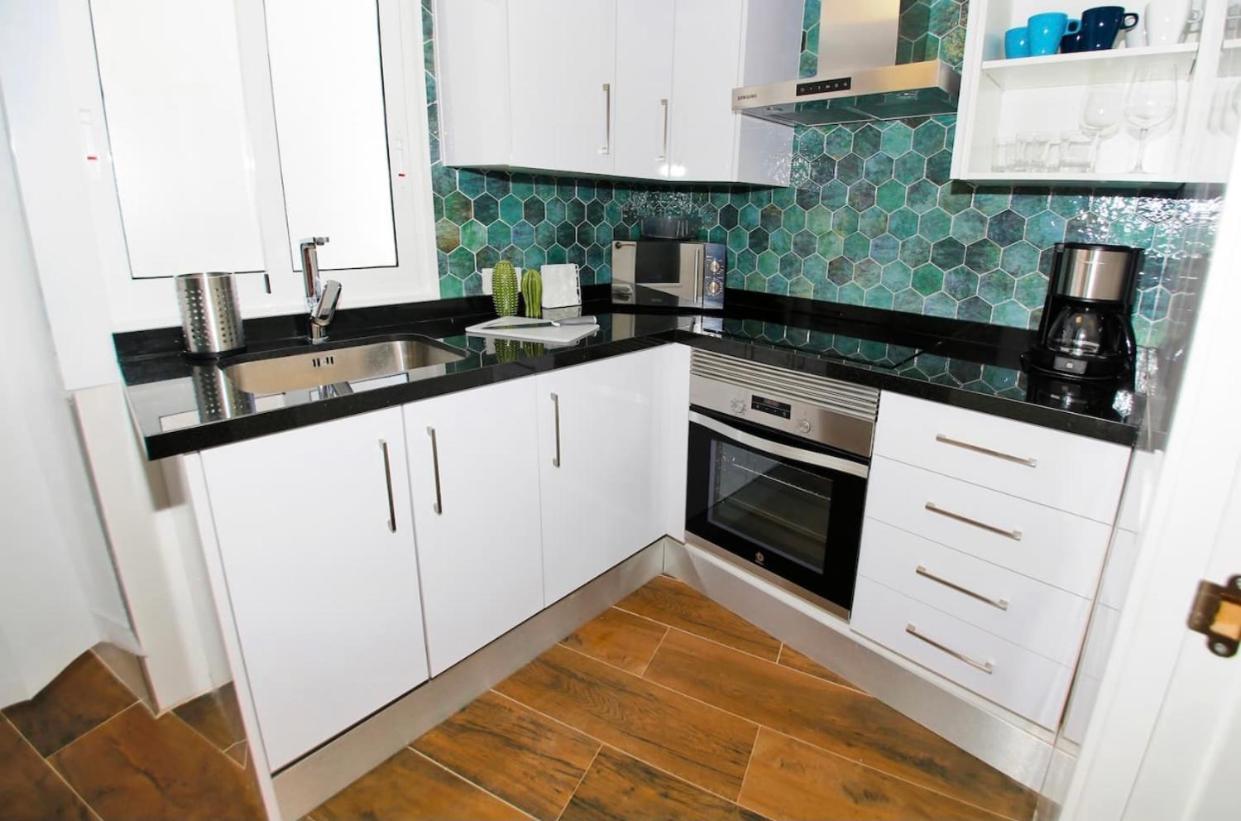 Amazing 3bd Apt. Beach And Center + Parking
