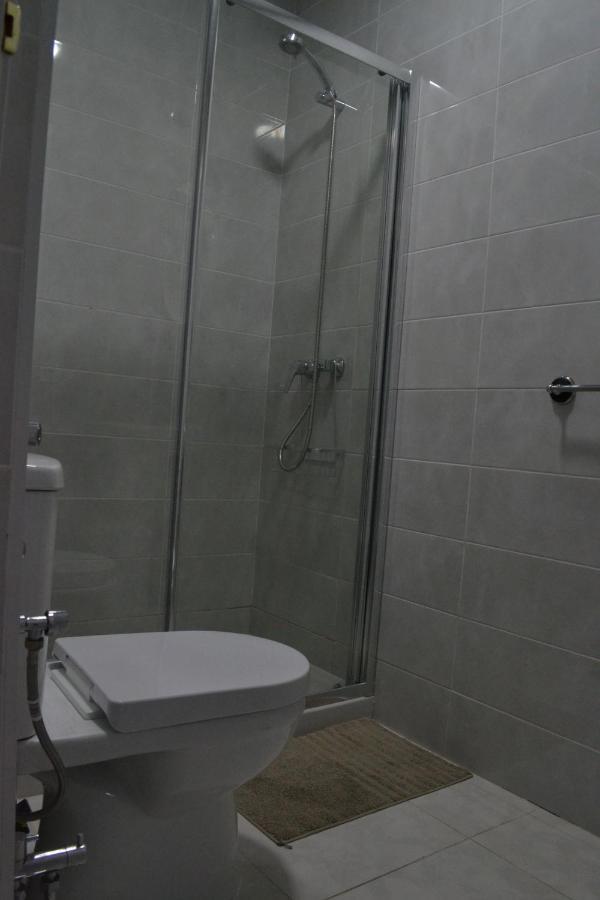 Stunning 2 Bedroom Fully Refurbished With Air-conditioning Apartamento *