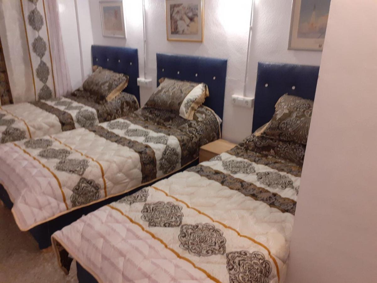 Hostal Penssion Dali *