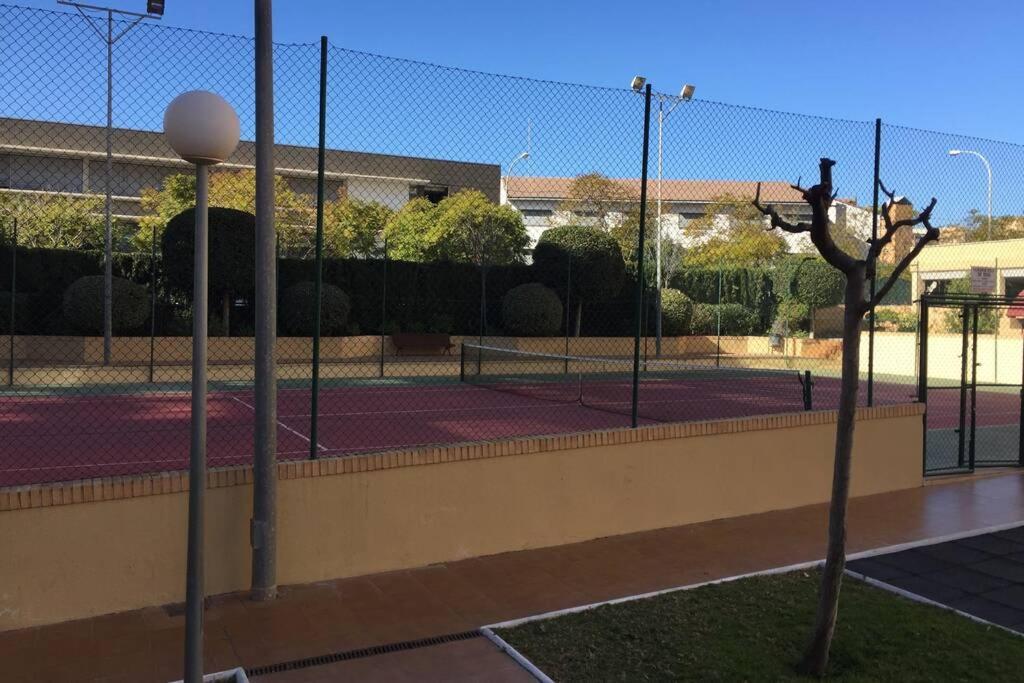 Beautiful With Swimming Pool And Apartamento