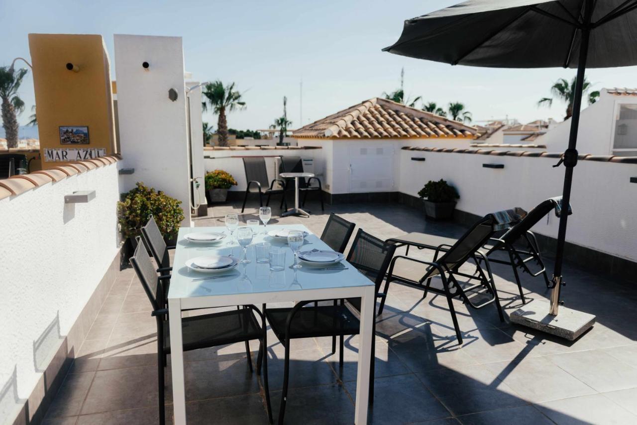 Stunning 2 Bedroom With Pool View Apartment *