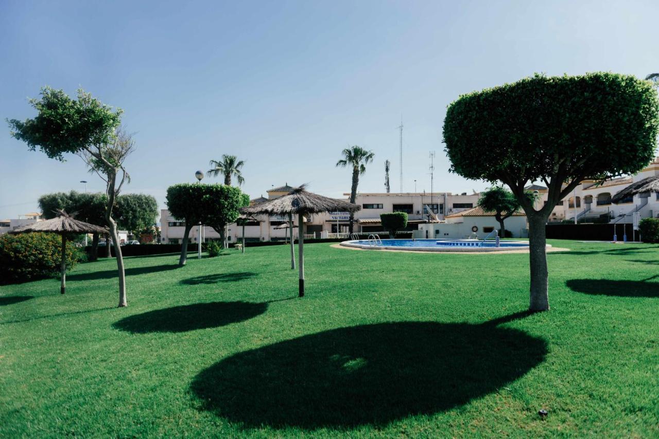 Stunning 2 Bedroom With Pool View Apartment Alicante