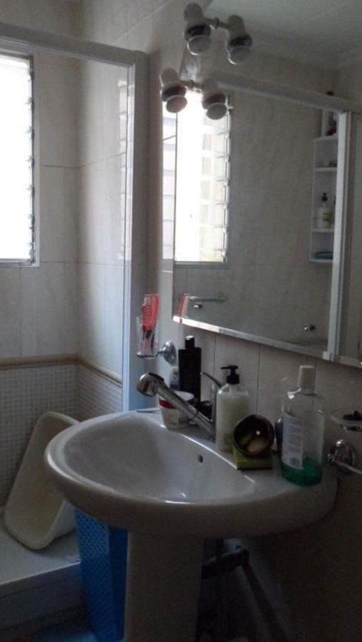 30-3- бюджетная комната в квартире для 2 человека, Habitación en casa particular Alicante