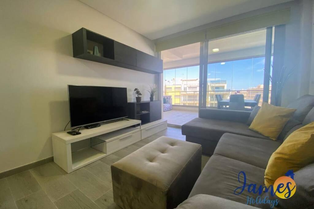 Hills Luxury With Comm Pool Apartamento *