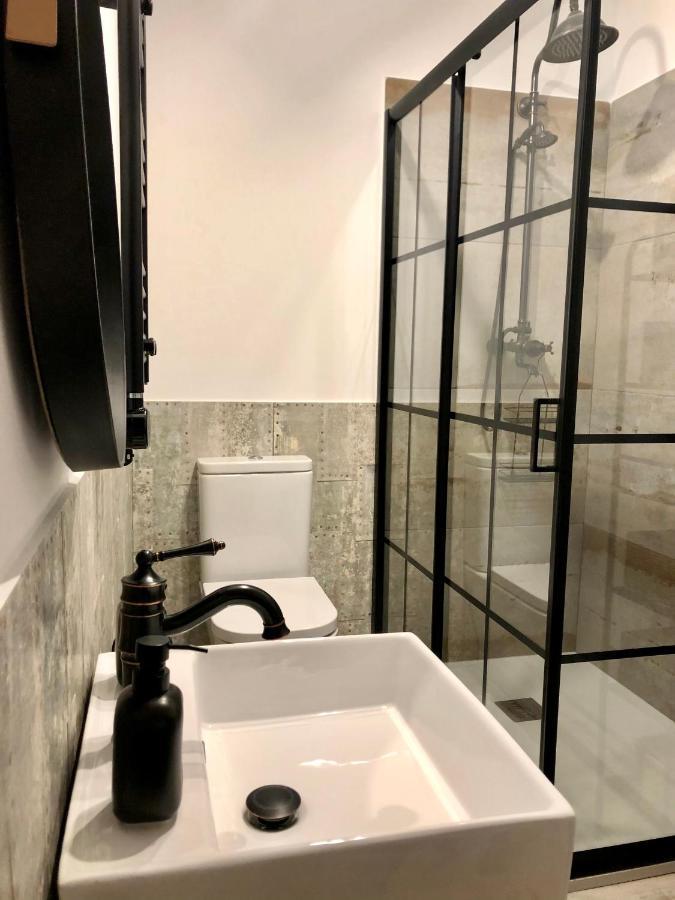 Apartment View 4 U - *