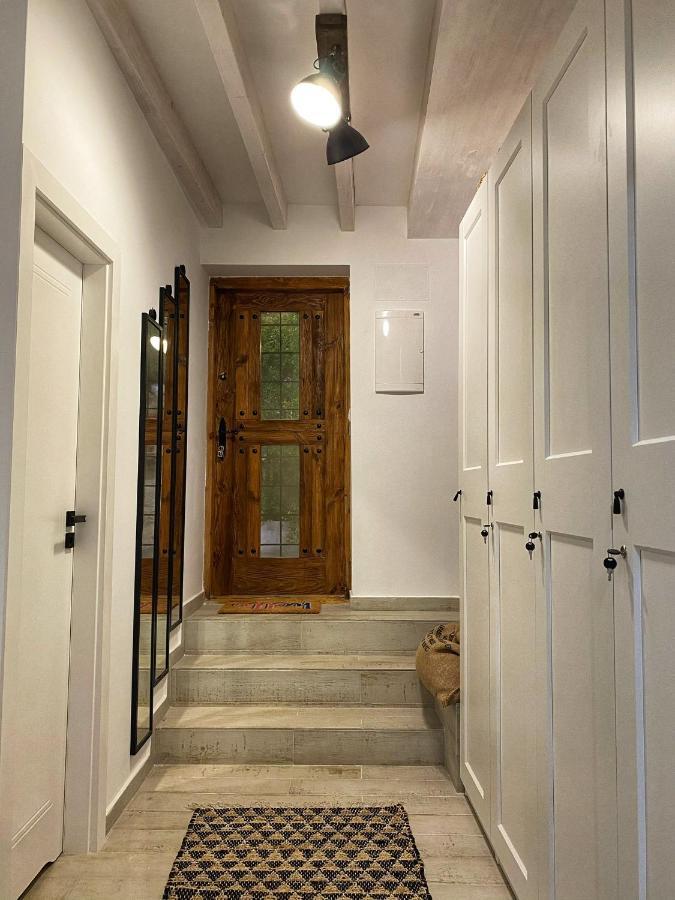 Apartment View 4 U -