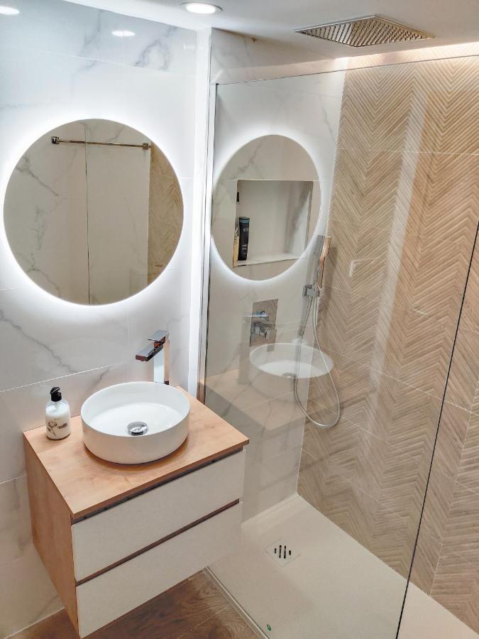 <1 Min Beach, Sea Views, Ac, Wifi, Pool, 3xtennis * Alicante