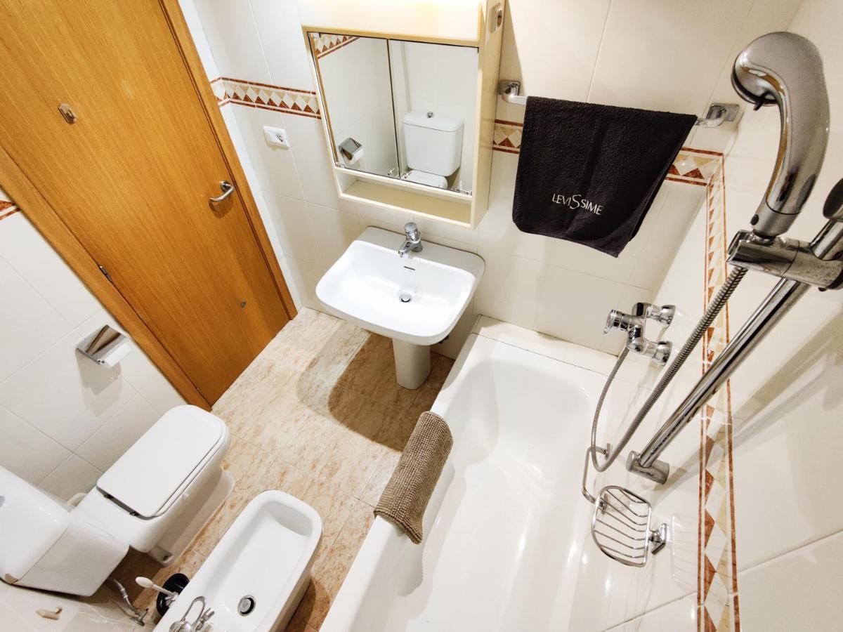 <1 Min Beach, Sea Views, Ac, Wifi, Pool, 3xtennis * Alicante