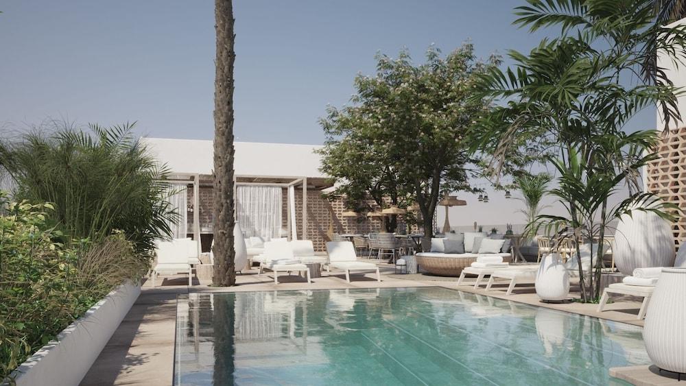 Port & Hotel 4*