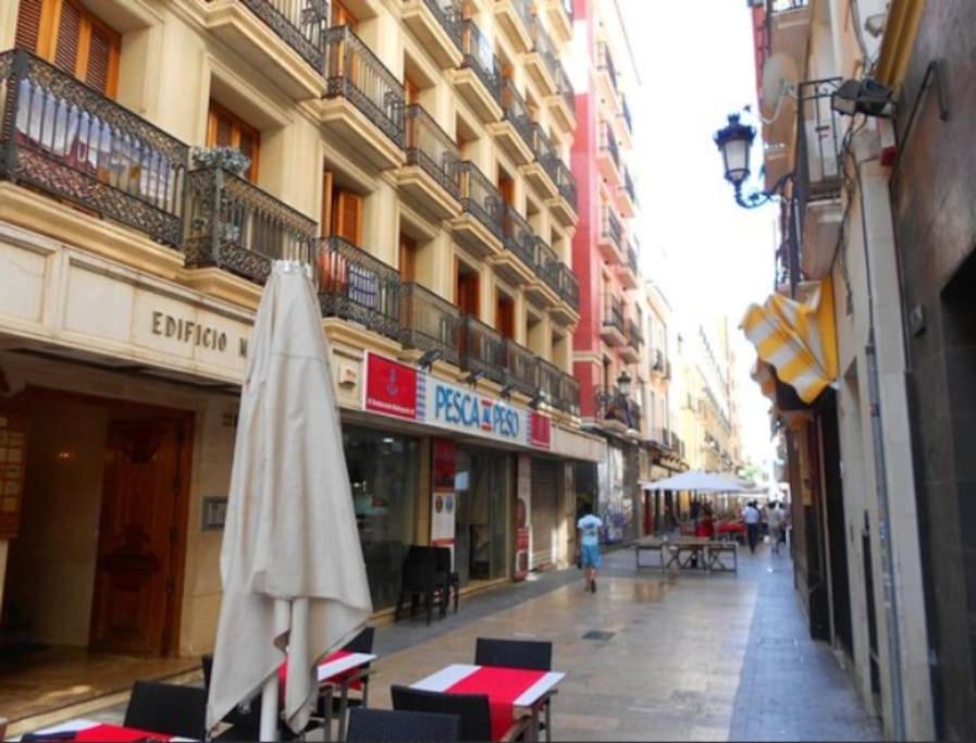 Calle Mayor Next To Apartamento