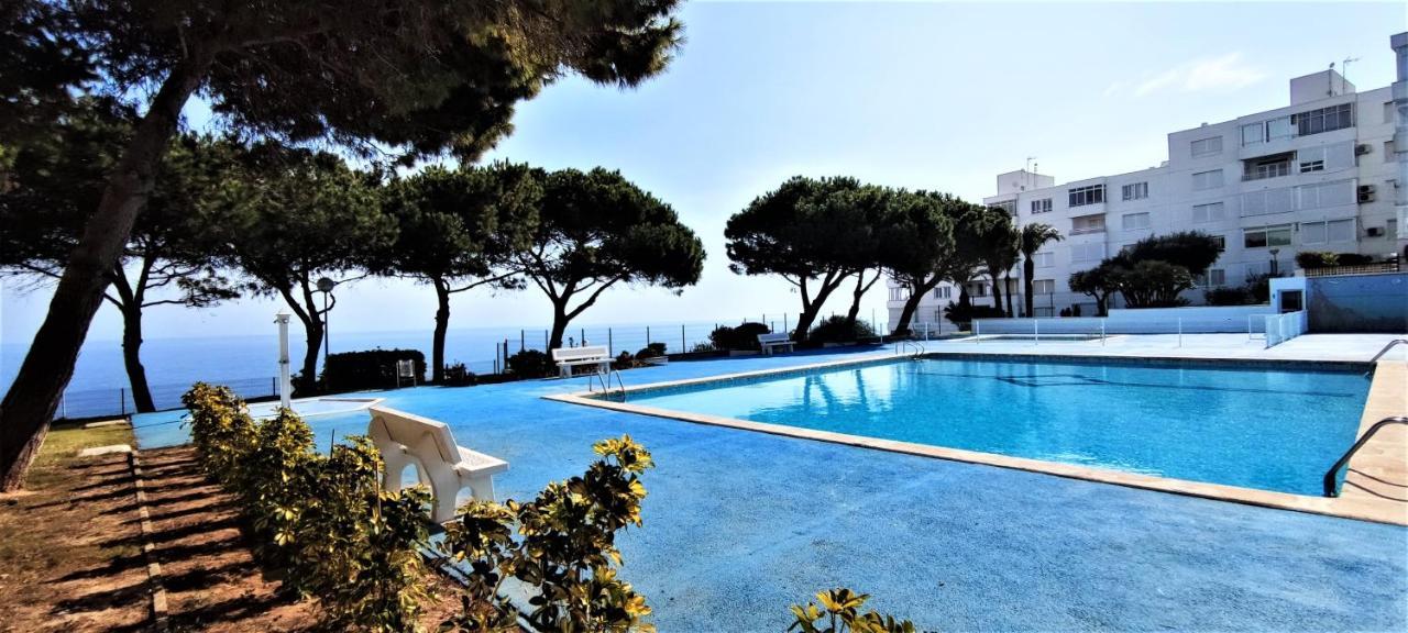 Fantastic Seaview With Swimming Pool Apartment