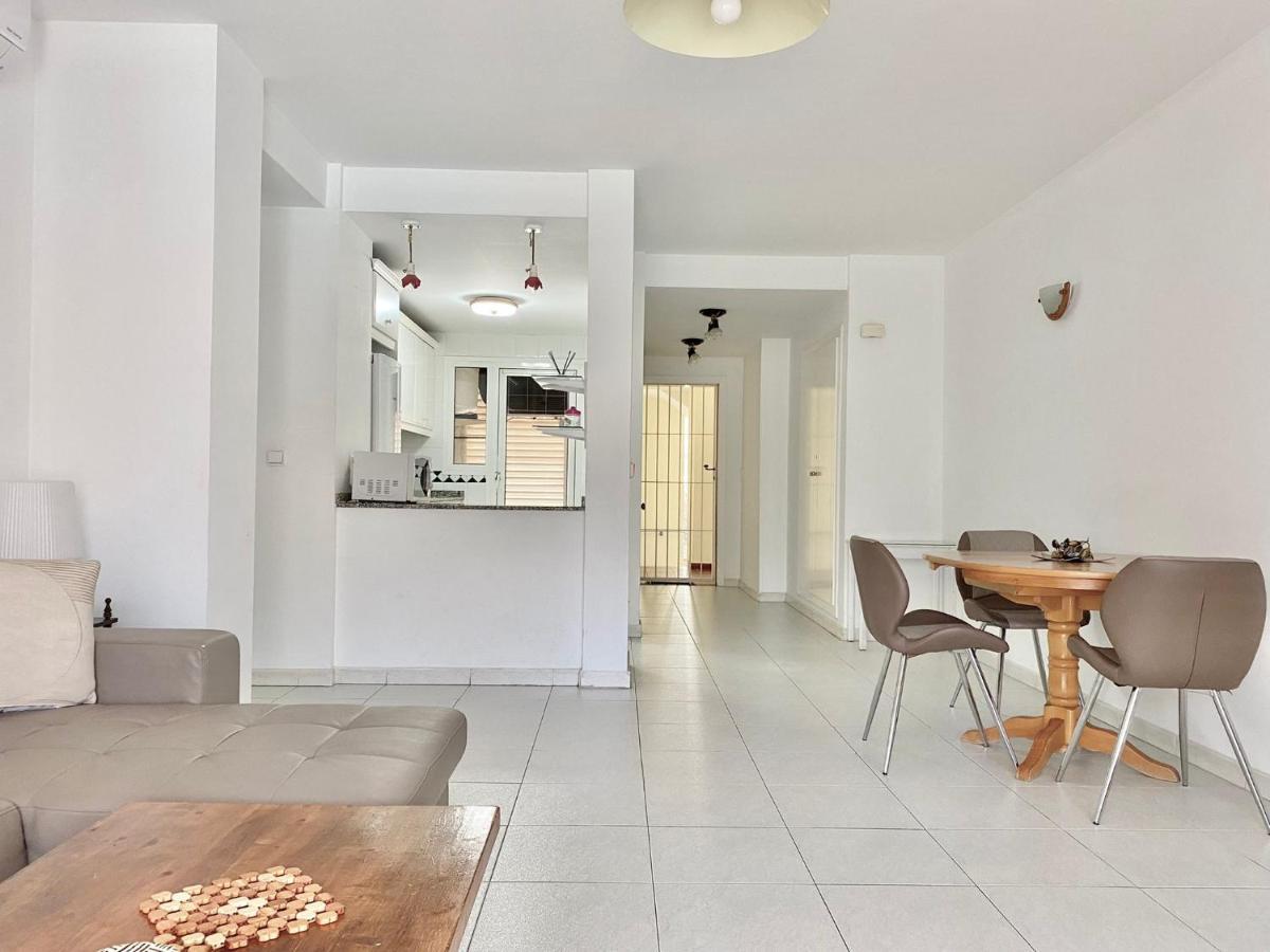 Apartamento Golf Hoyo 18 4-6 Pax. Piscina, Wifi, Parking Privado.