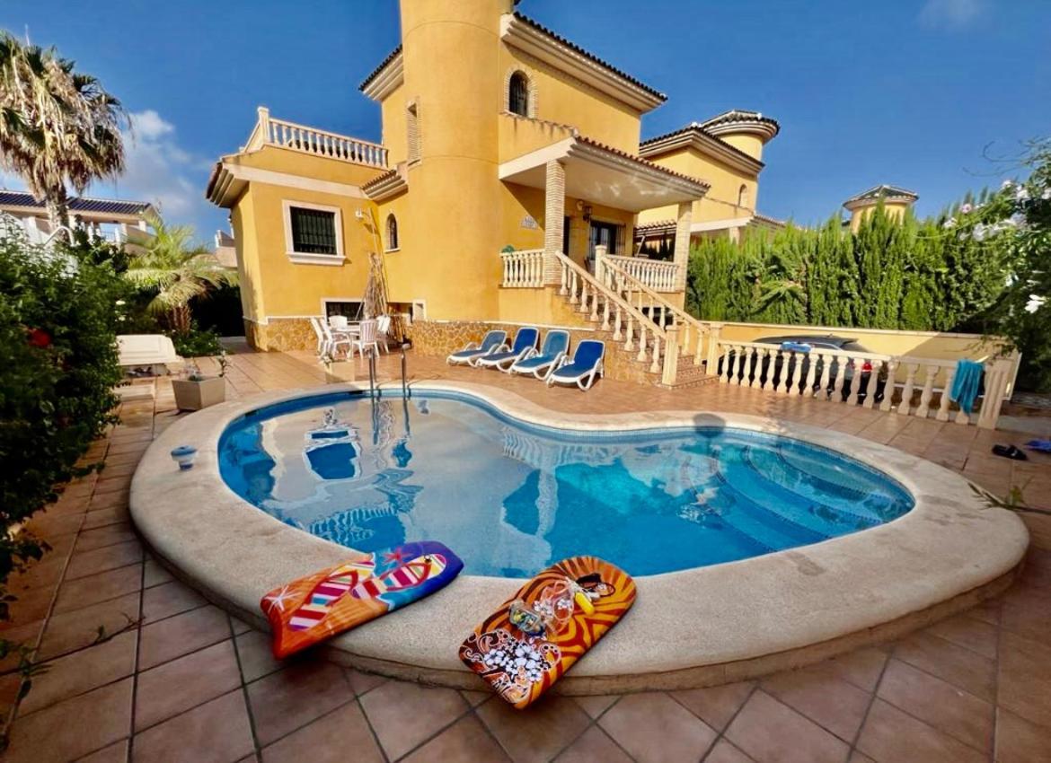 Rayo Rojo In Brias- Y -golf 6 Calle Ebro Alicante