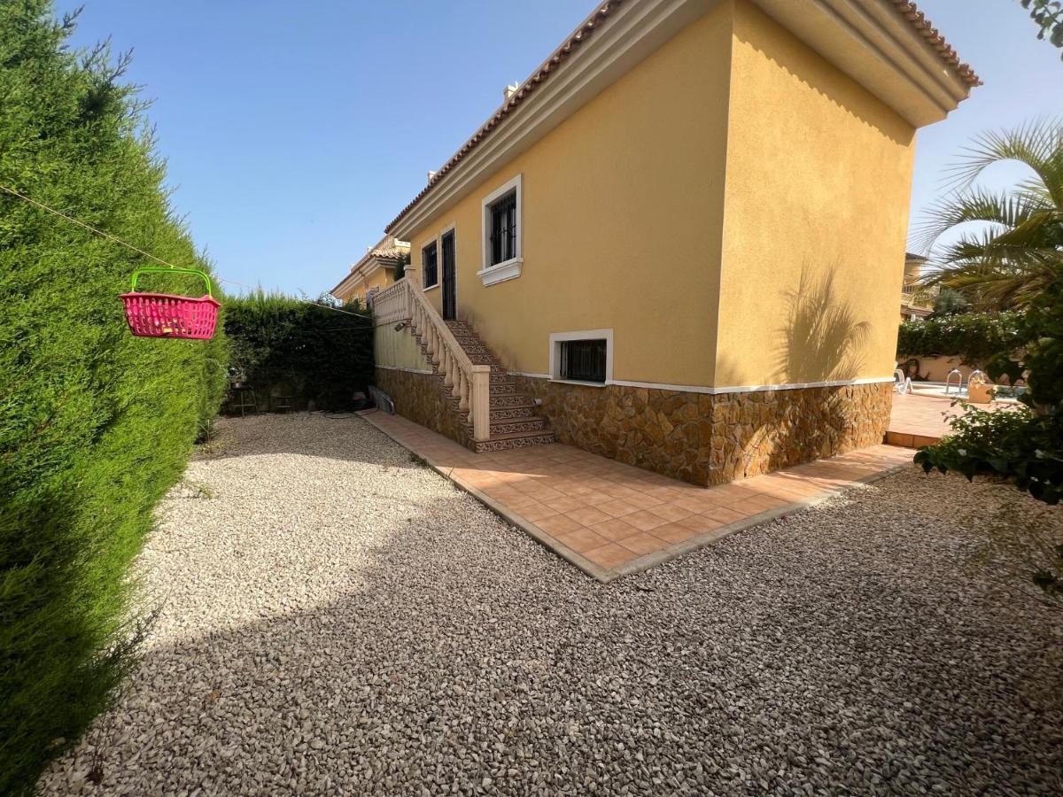 Villa Rayo Rojo In Brias- Y -golf 6 Calle Ebro Alicante