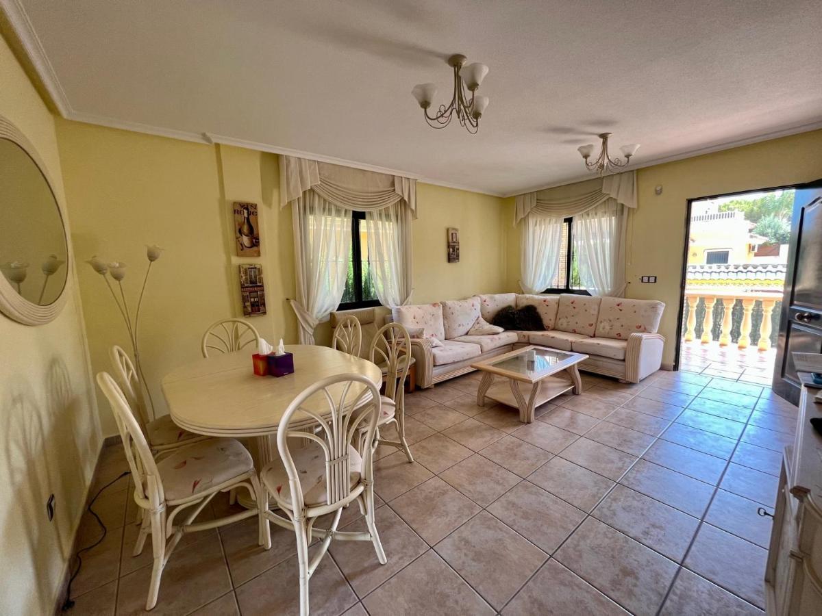 Rayo Rojo In Brias- Y -golf 6 Calle Ebro * Alicante