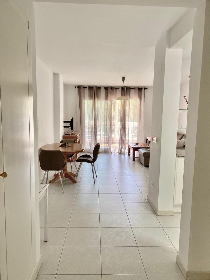 Golf Hoyo 18 4-6 Pax. Piscina, Wifi, Parking Privado. Apartamento Alicante