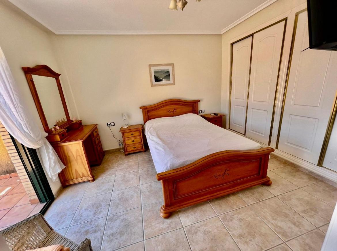 Rayo Rojo In Brias- Y -golf 6 Calle Ebro Villa