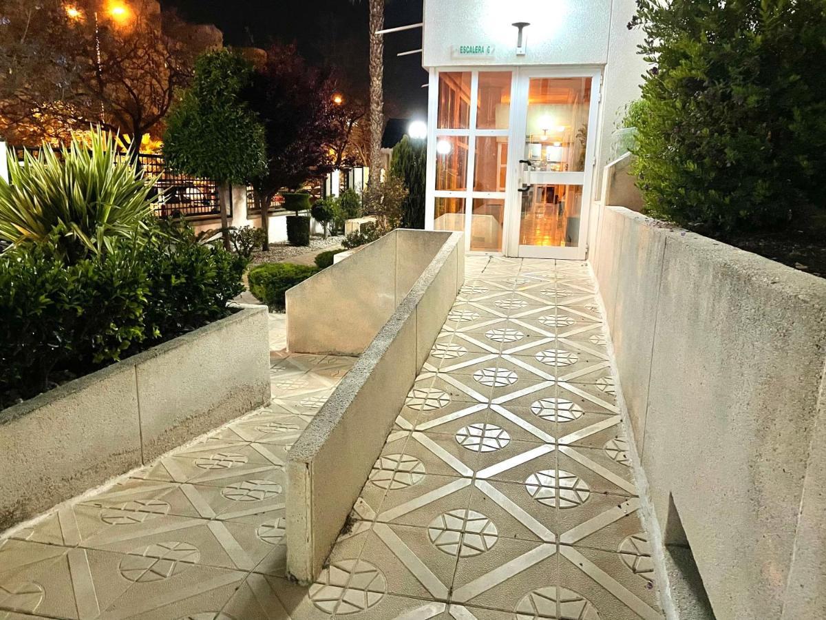 Large Relaxed Terrace, Golf Views Apartment Alicante