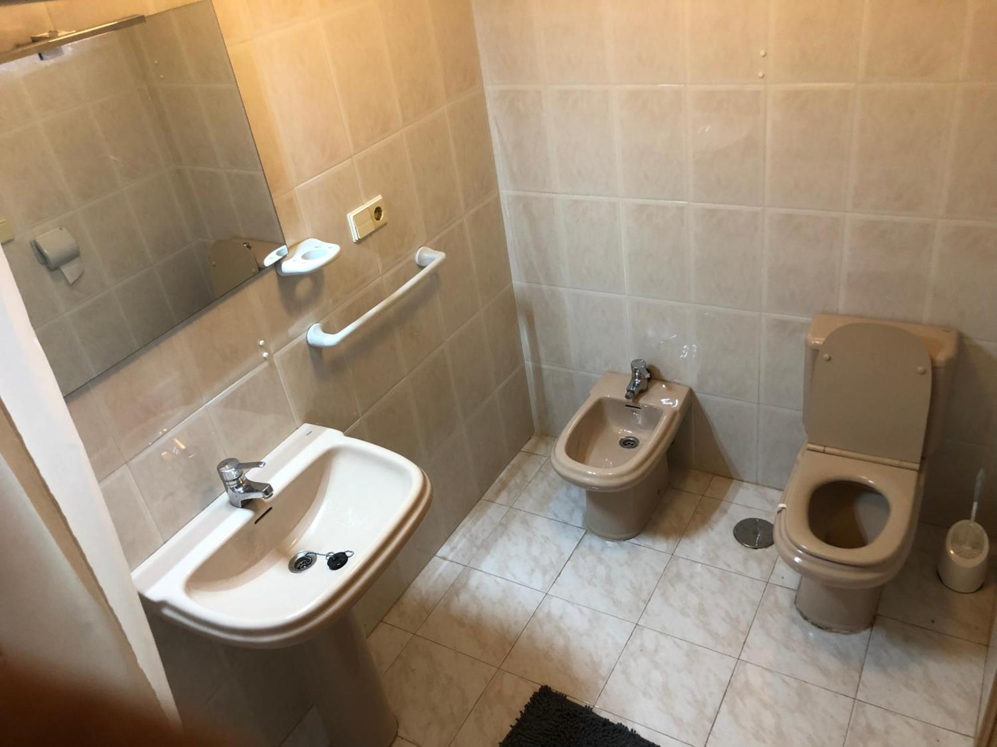 Precioso En Urbanización Junto Al Mar. Apartamento