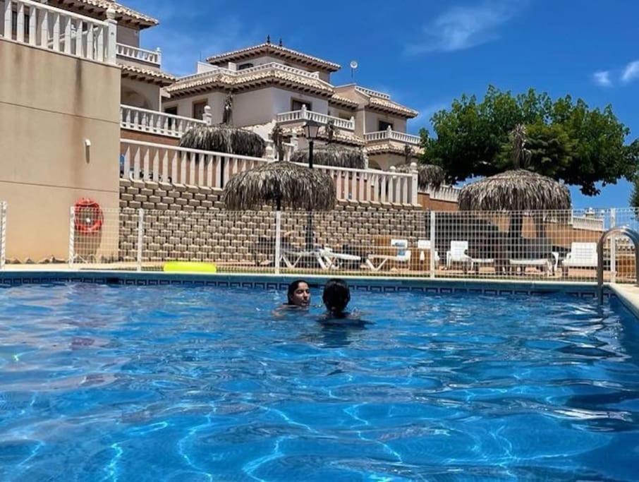 Casa Andres. Two Bed Penthouse Pool & Terrace * Alicante