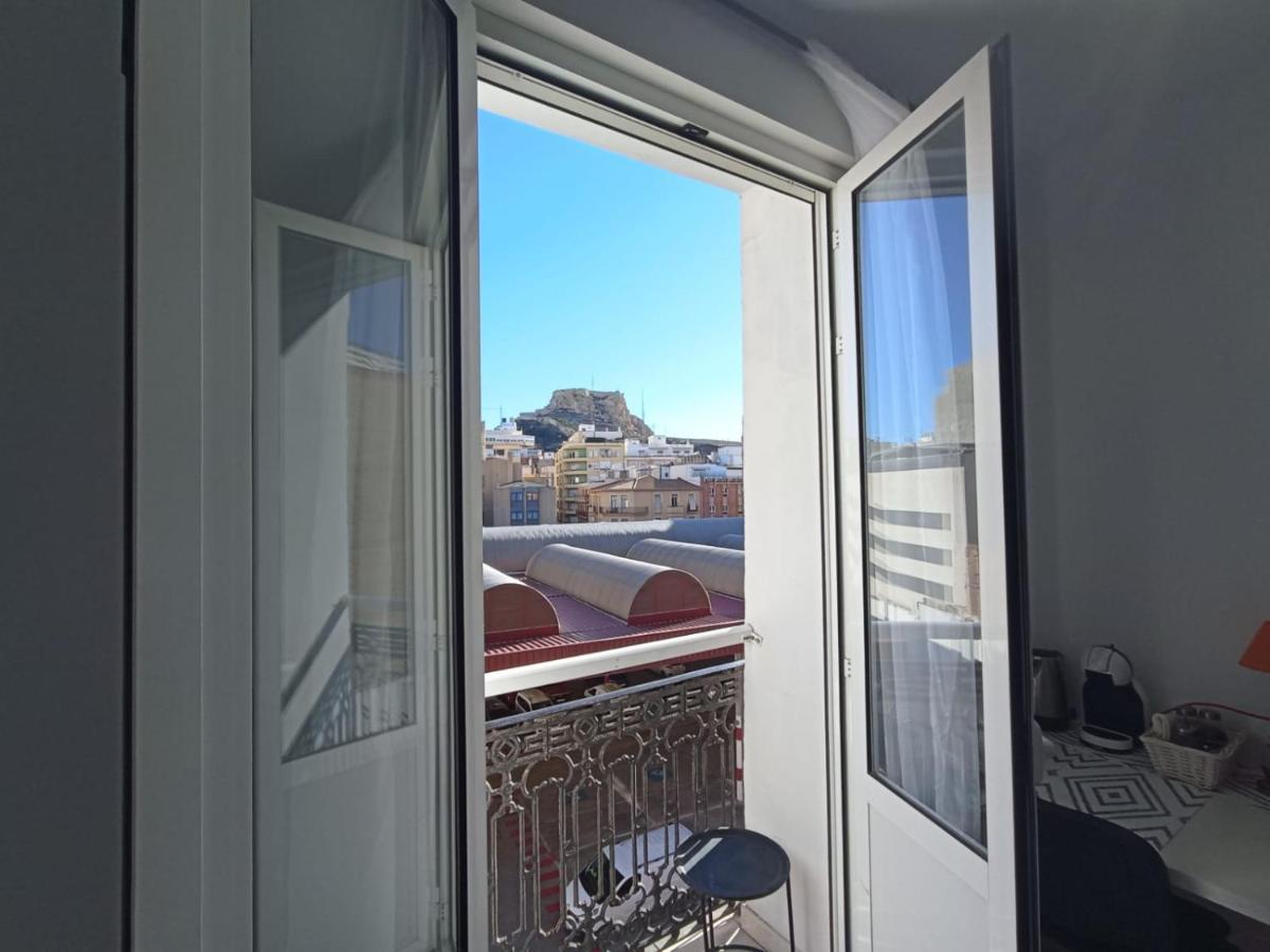 With Private Bathroom And Balcony Nearby The Mercado Central, Center And Apartment