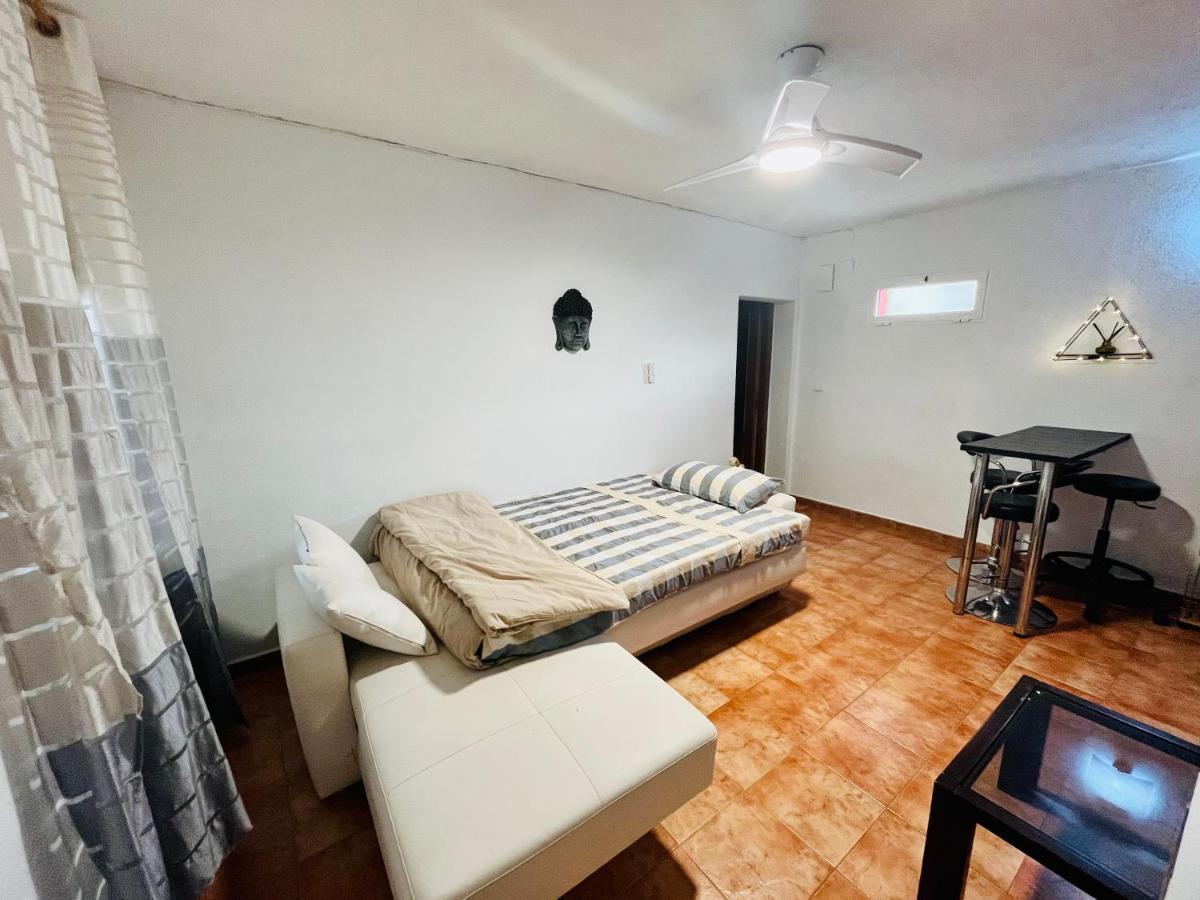 Сasa de vacaciones Estudio Adosado Acogedor Con Jardin, Barbacoa Y Parking Privado *