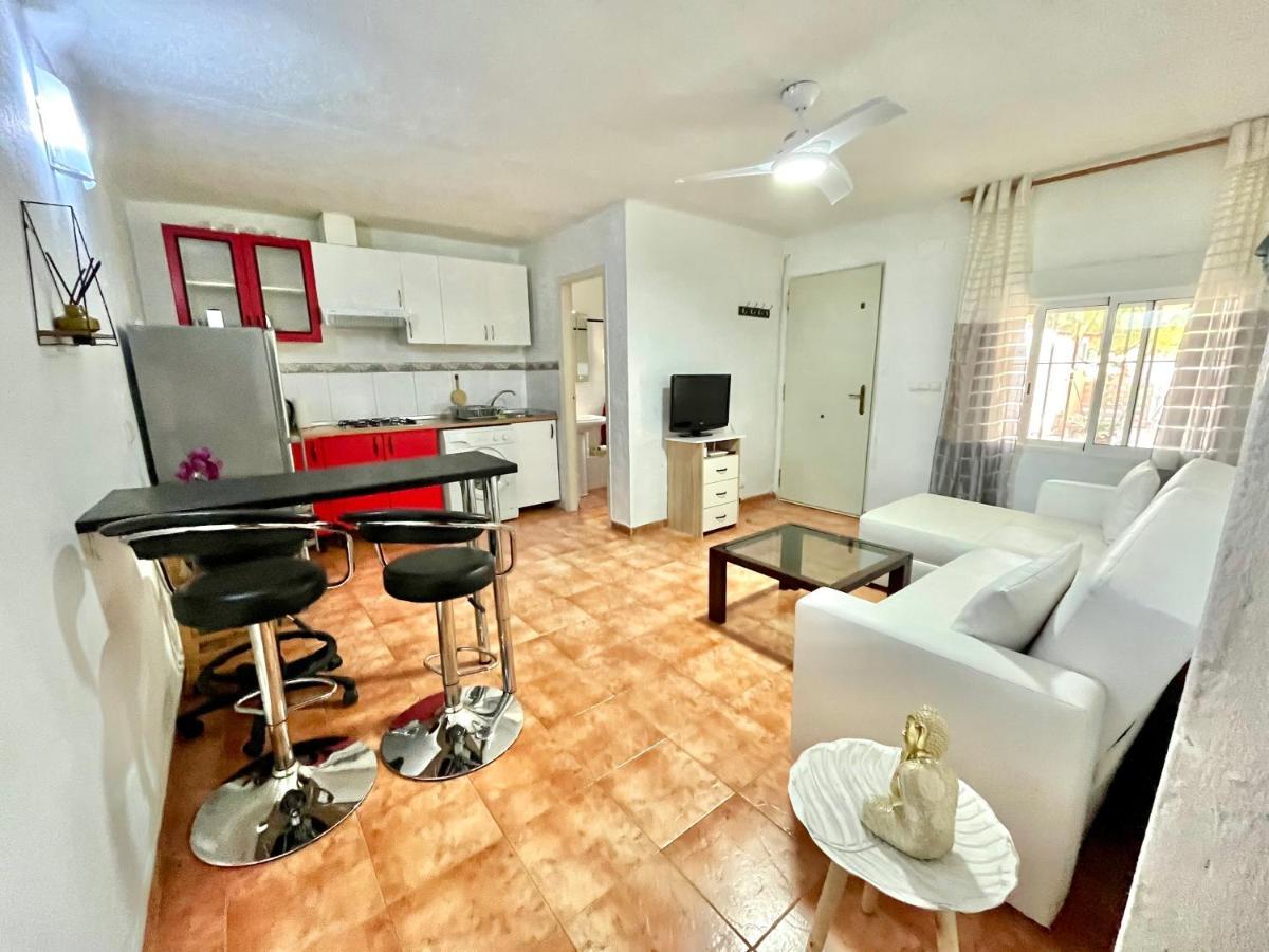 Сasa de vacaciones Estudio Adosado Acogedor Con Jardin, Barbacoa Y Parking Privado