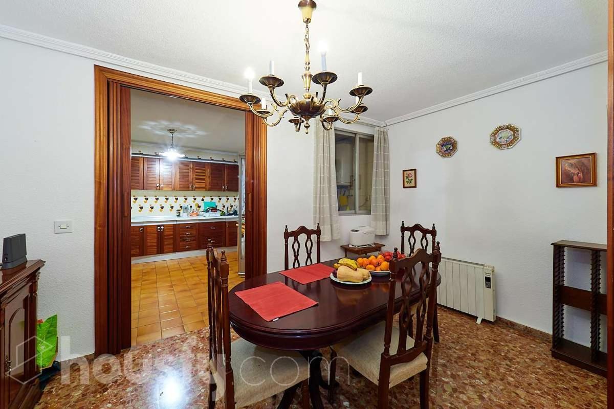 Classic Bedroom In The Center Of *
