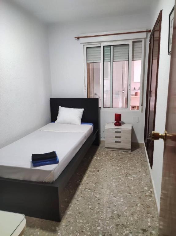 Habitación en casa particular 35-6-2- Комната В Квартире Для 1 Человека В Аликанте *