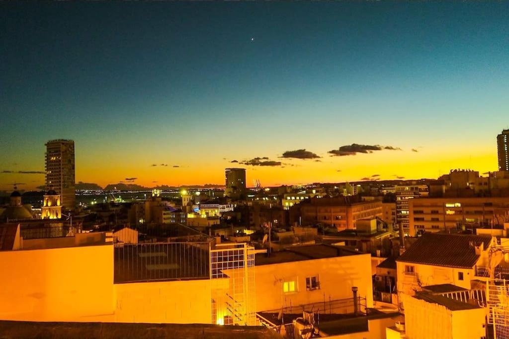 Сasa de vacaciones Casa Colorista En El Casco Antiguo *