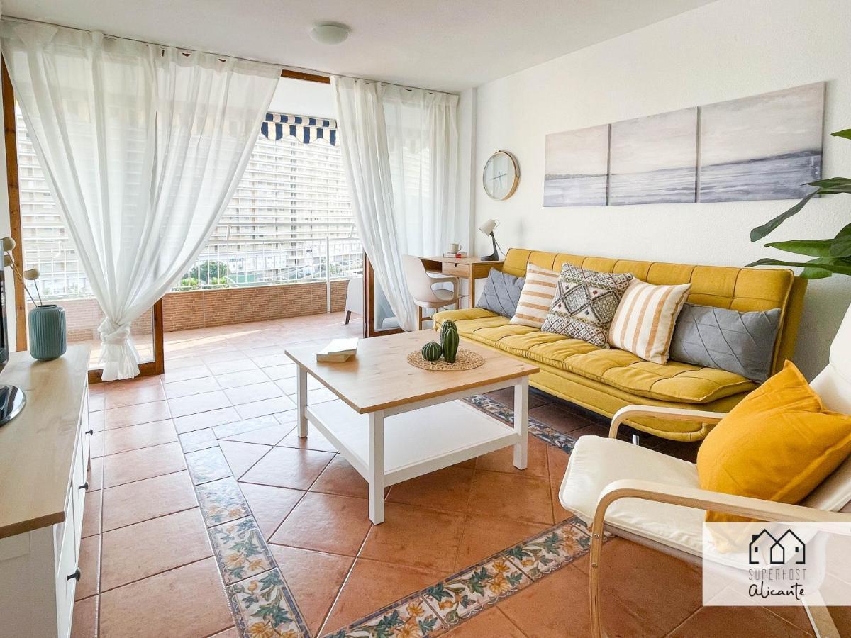 Muy Luminoso, Con Piscina Y A 5 Min De La Playa. Apartamento