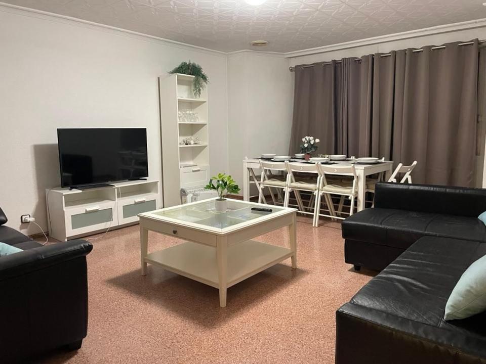 Piso Grande Amplio Grandes Grupos 4 2 Baños, 4ac Y Wifi * Alicante