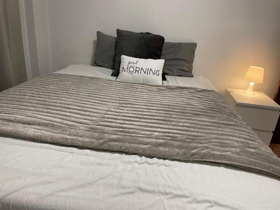 Apartamento Piso Grande Amplio Grandes Grupos 4 2 Baños, 4ac Y Wifi *