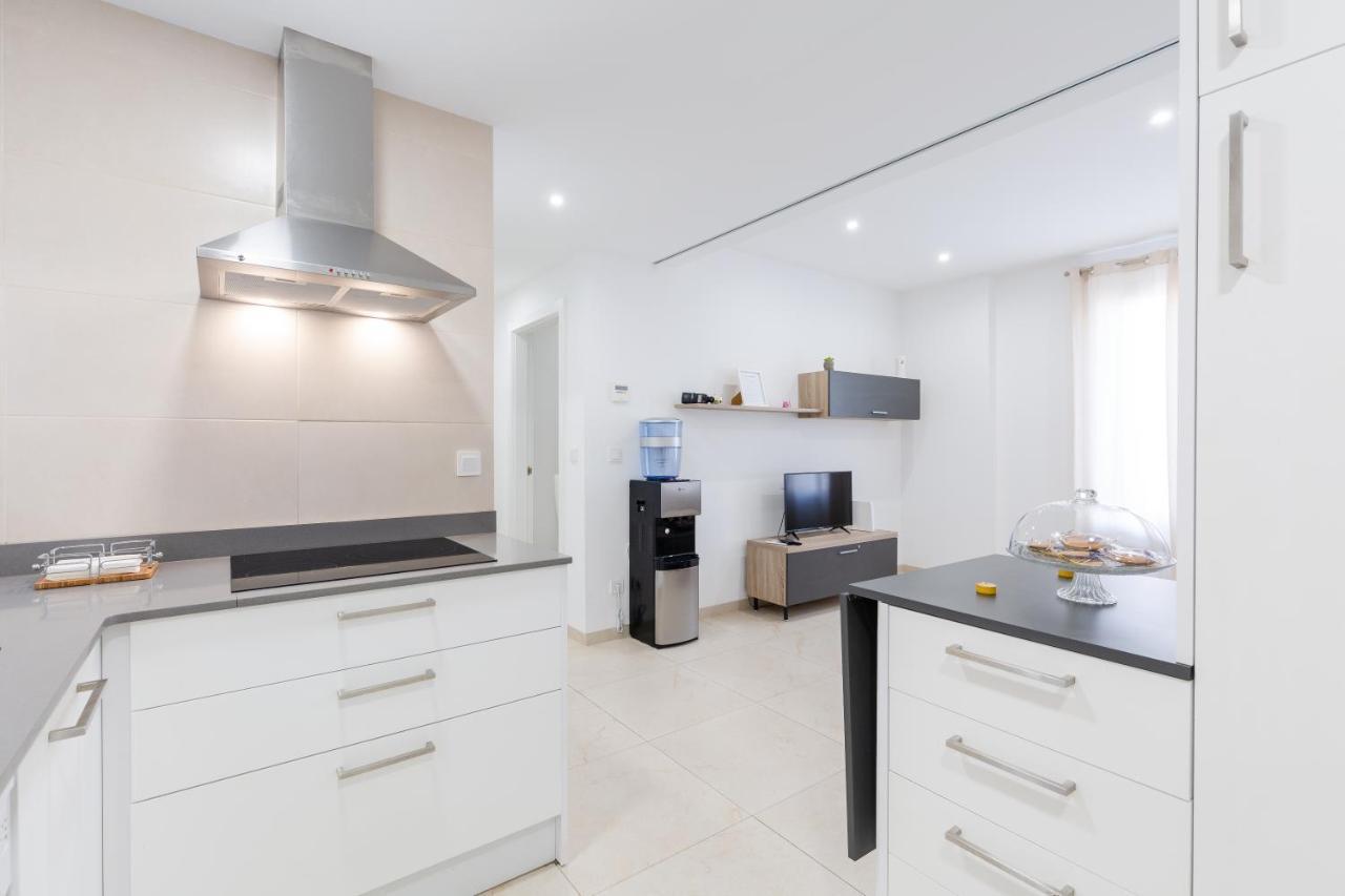 Plaza Ayuntamiento Apartment