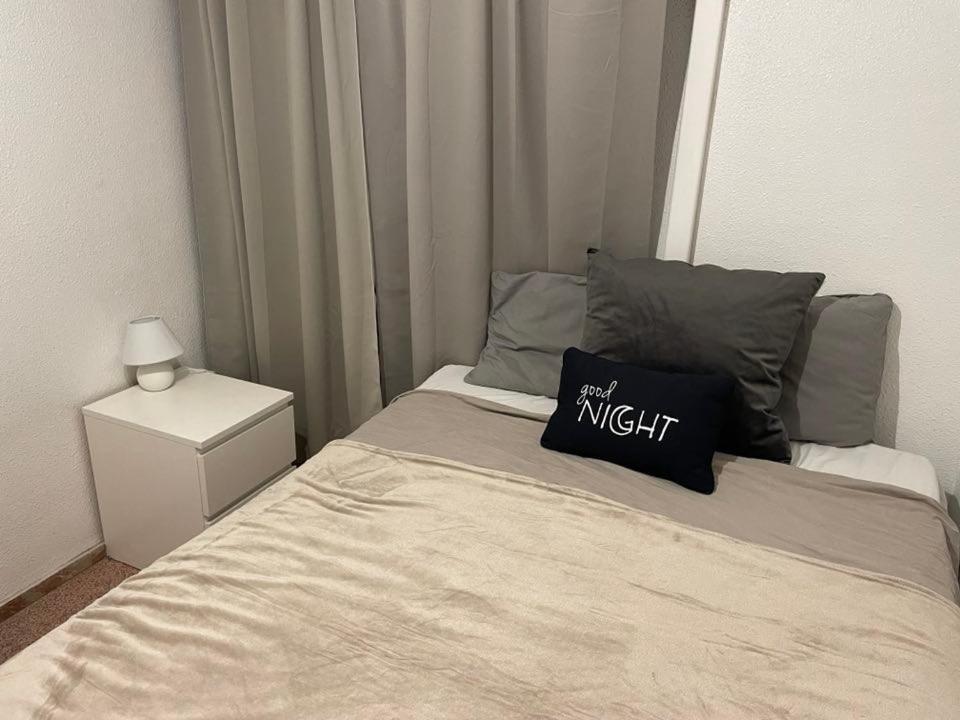 Piso Grande Amplio Grandes Grupos 4 2 Baños, 4ac Y Wifi Alicante