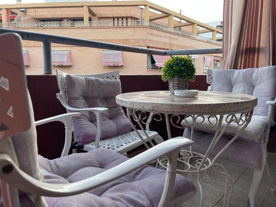Piso Grande Amplio Grandes Grupos 4 2 Baños, 4ac Y Wifi * Alicante