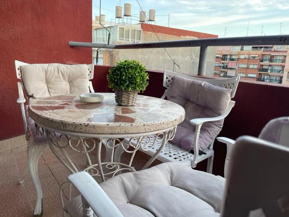 Piso Grande Amplio Grandes Grupos 4 2 Baños, 4ac Y Wifi Apartamento