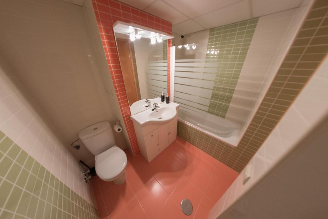First Line Apartment *