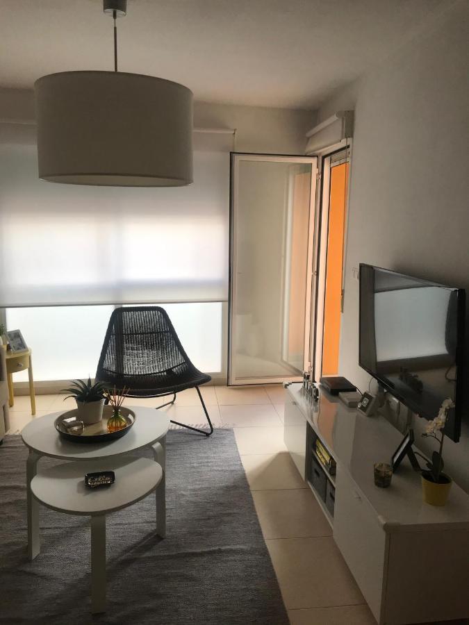 Apartamento Designer's Flat - 3 Bdrm - Wifi - Location *