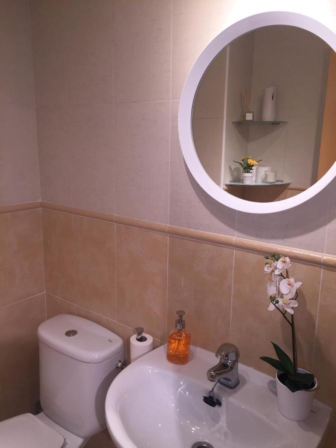 Apartamento Designer's Flat - 3 Bdrm - Wifi - Location *