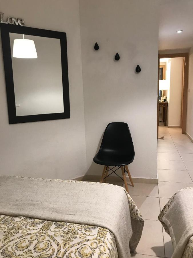 Designer's Flat - 3 Bdrm - Wifi - Location Apartamento