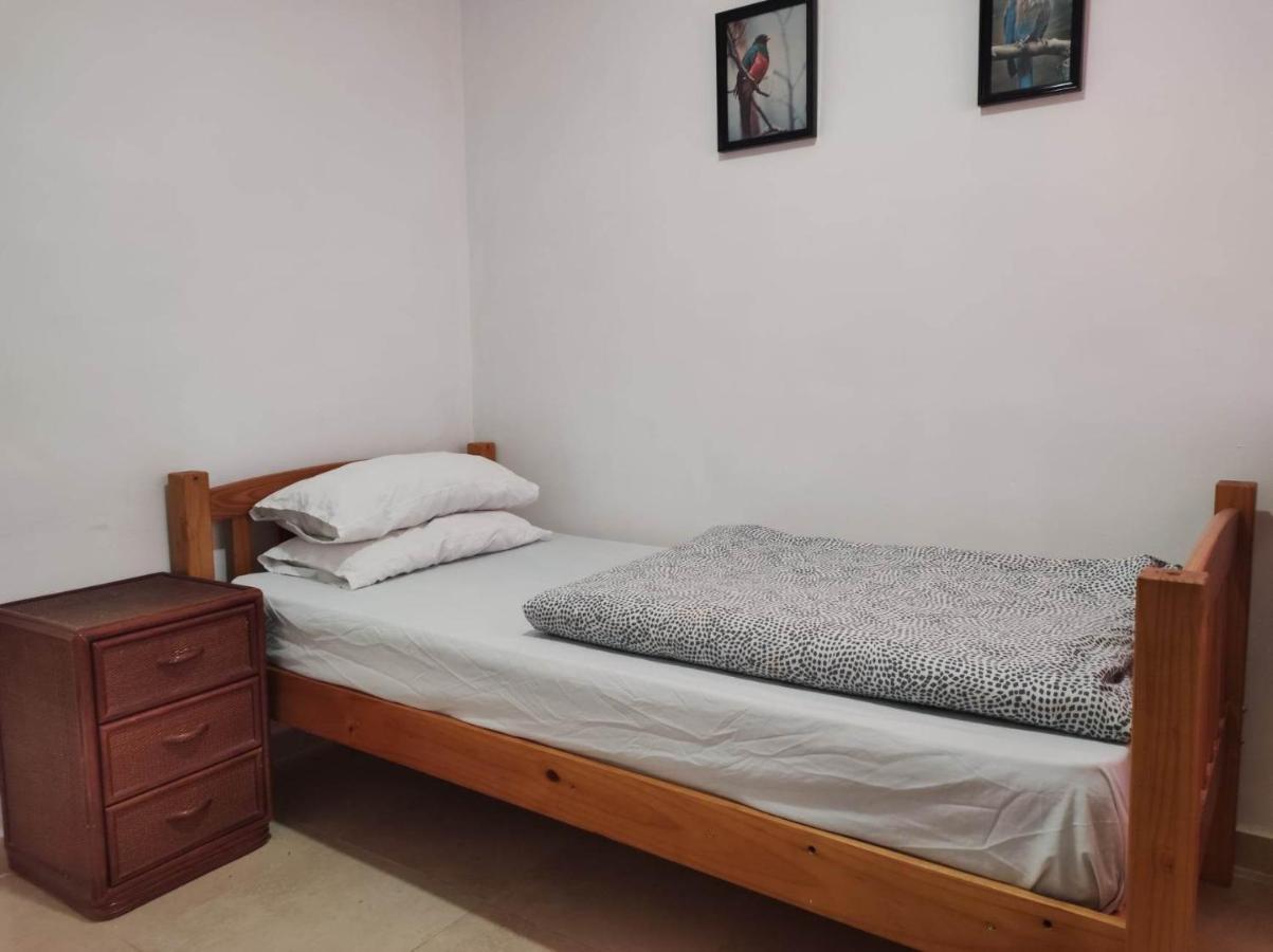 24d-1-комната в квартире для 1 человек Homestay Alicante