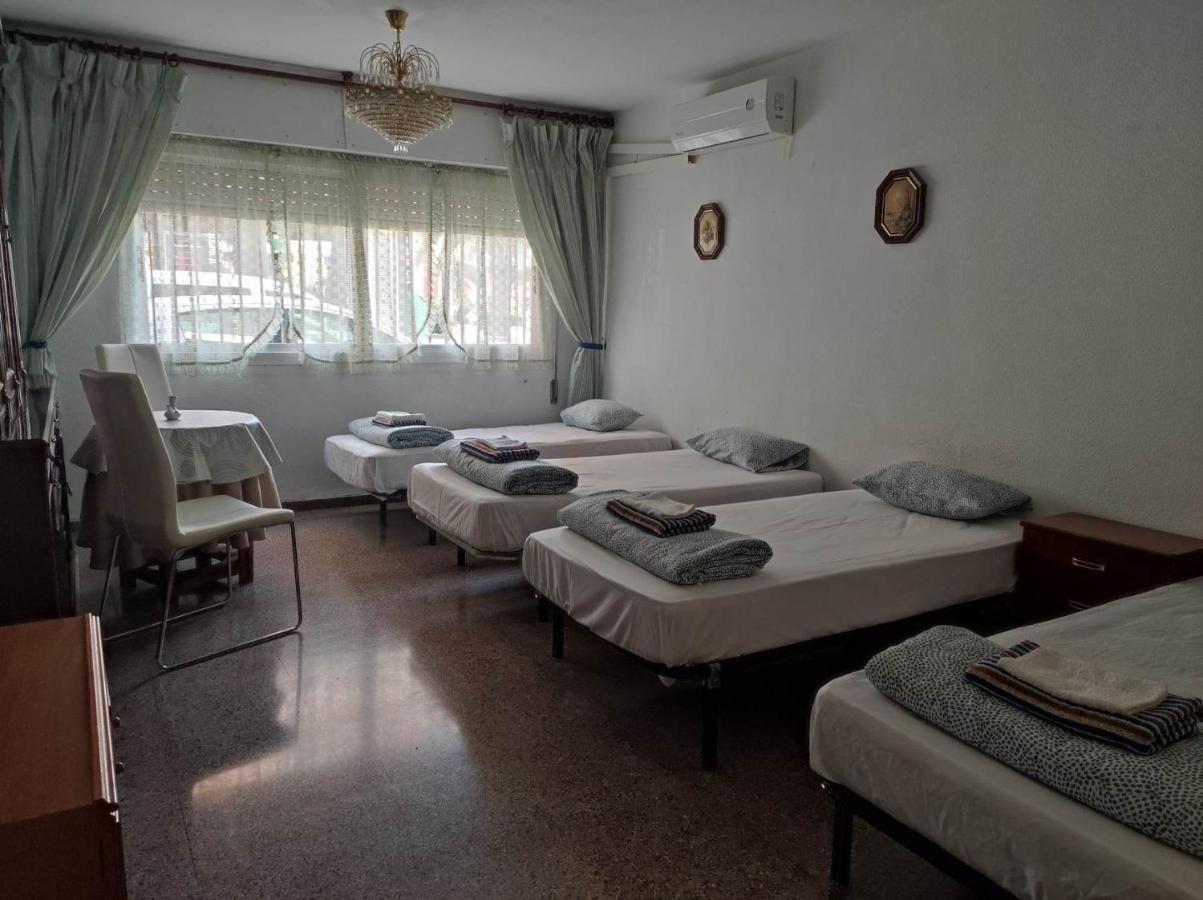 Habitación en casa particular 10-46-1- Комната В Квартире Для 4 Человек В Аликанте *