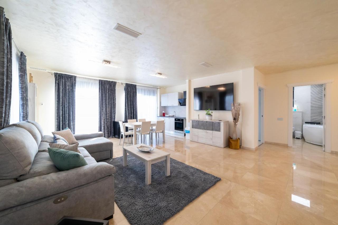 Villa Exclusive City, Beach & Golf *