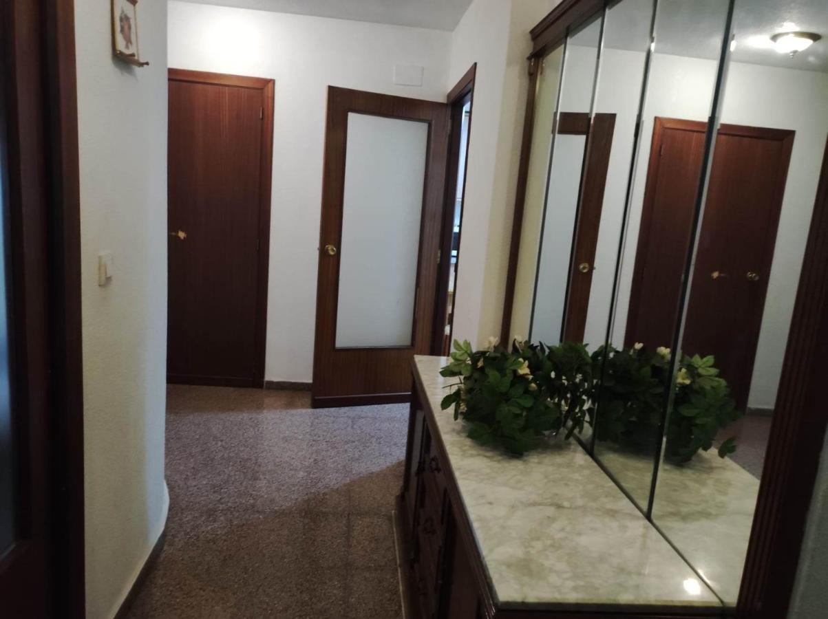10-46-1- Комната В Квартире Для 4 Человек В Аликанте Habitación en casa particular *