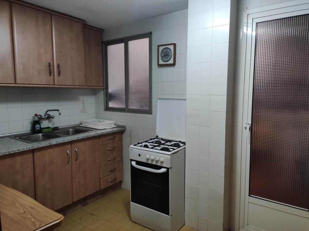 10-46-1- Комната В Квартире Для 4 Человек В Аликанте Homestay