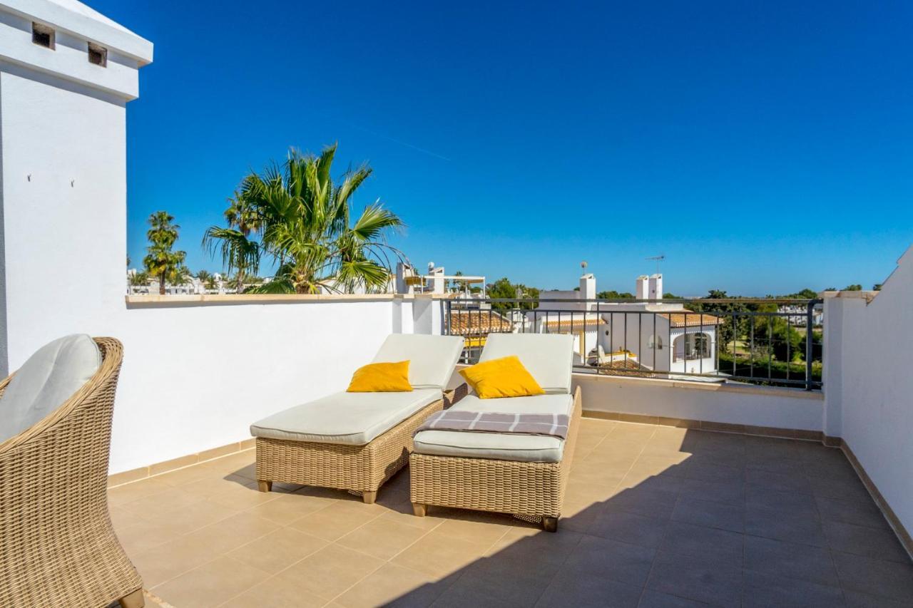 Cb Living - Cosy Loft With Terrace, Villamartin Apartment *